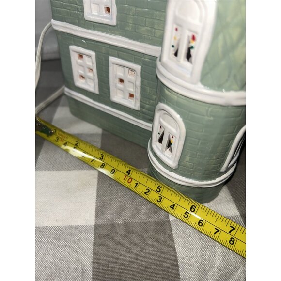 Vintage Yuletide Lakeside Mansion Lighted Christmas Village 1989 porcelain House - Picture 11 of 14